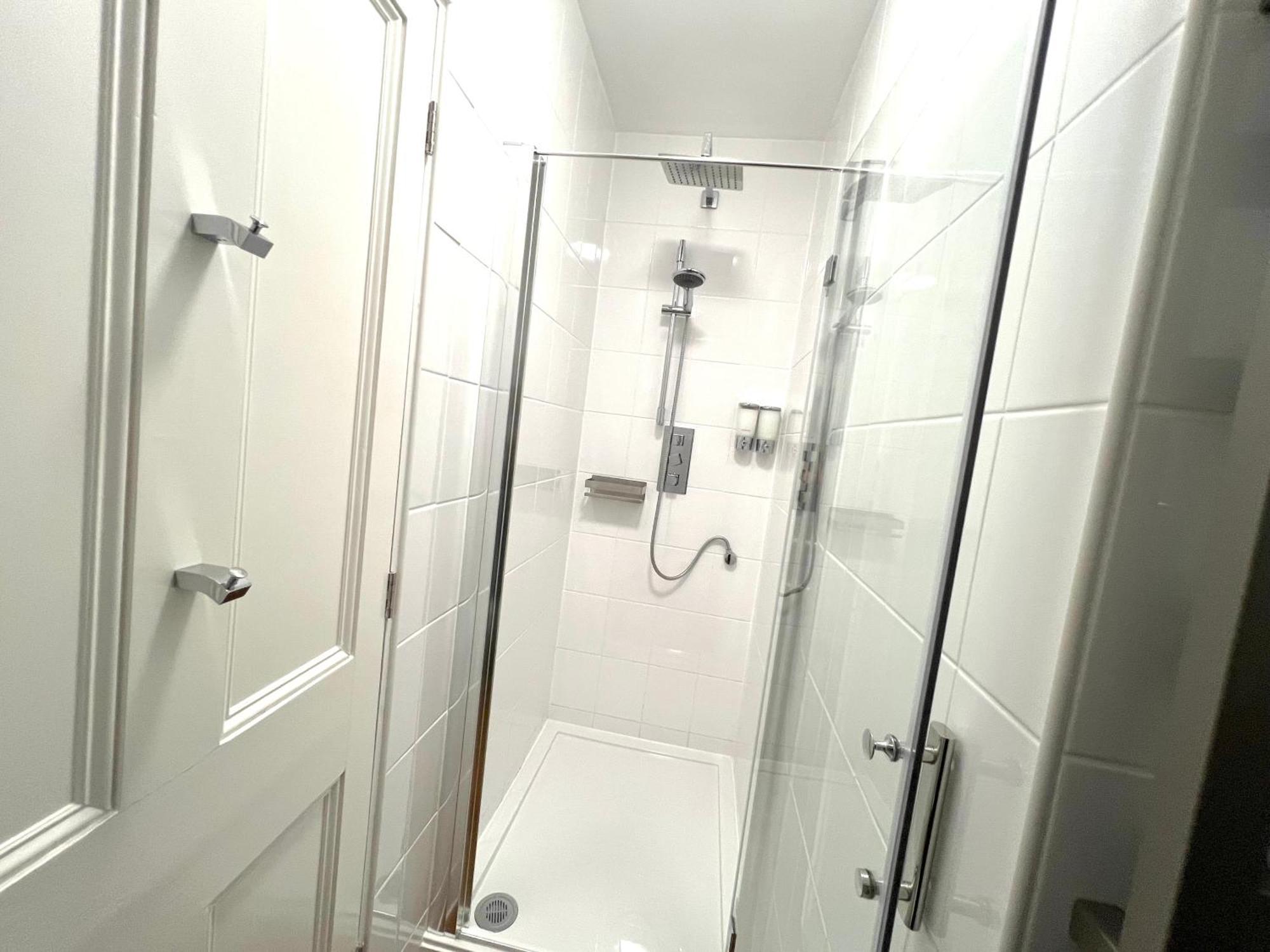 Large Family-Friendly 2Bd Glastonbury Retreat, Sleeps 5 Εξωτερικό φωτογραφία